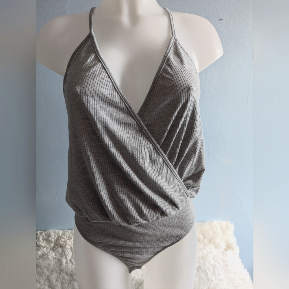 EUC Cbrand Women's Size Medium Gray Criss Cross V Neck Body Suit